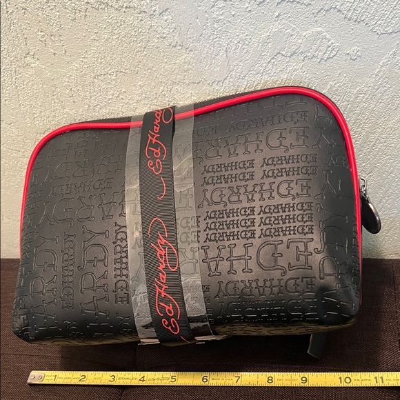#1545+ Ed Hardy Black and Red Skull Toiletry Make-Up Bag - Picture 3 of 6